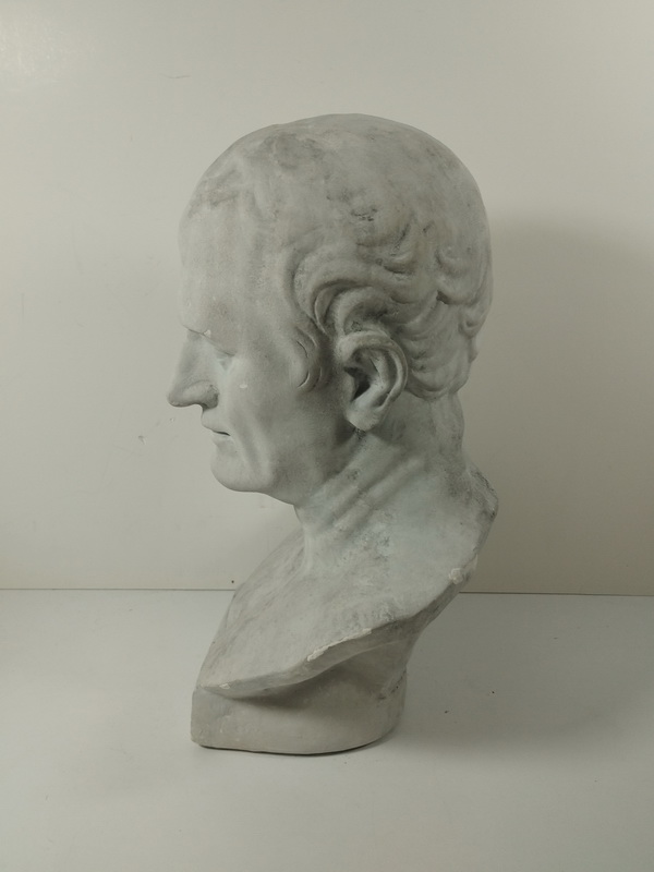 busto retrato hombre yeso 51x34x27 1u